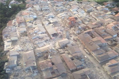 fuerte terremoto sacude el centro de Italia Un fuerte terremoto sacude el centro de Italia